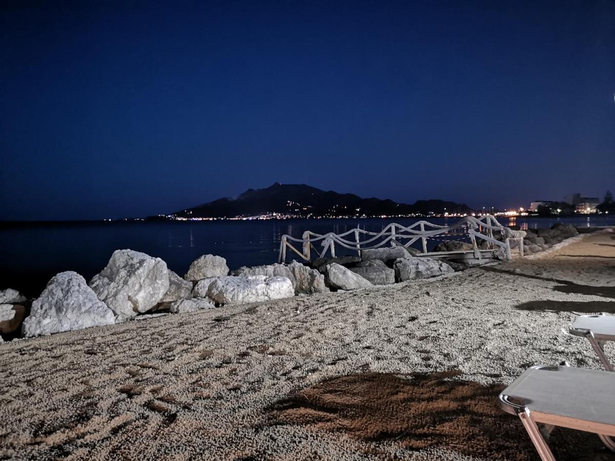 Point Ephemere Beachfront Apartments Zante Extérieur photo